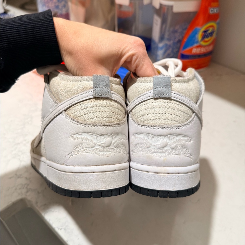 Nike SB Dunk High
Antihero Skateboards - Picture 4 of 5